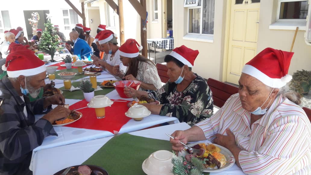 Christmas old age home.jpg